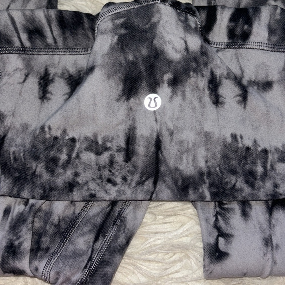 Gray tie dye lululemon legging & sports bra set - Picture 6 of 8